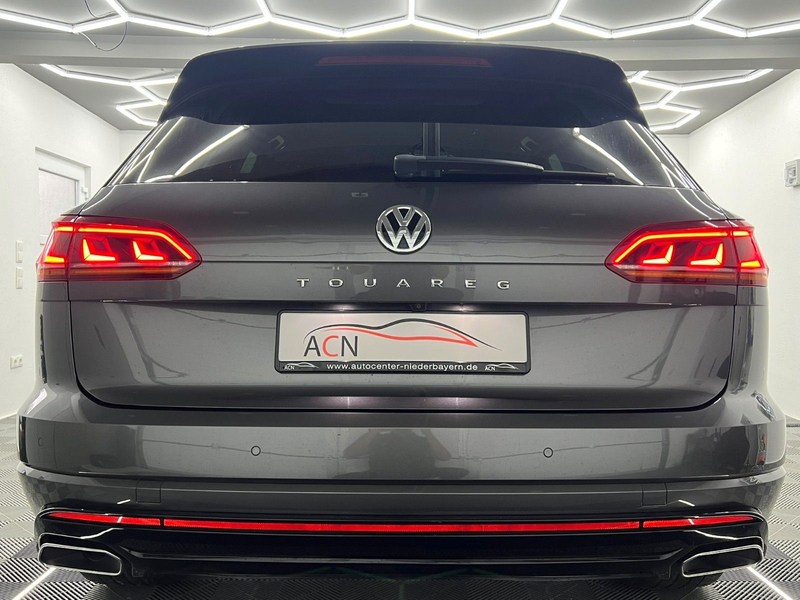 Volkswagen Touareg 4Motion R-LINE/MATRIX/AHK/INNOVISION/21* — photo 13