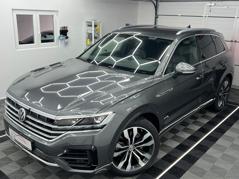 Volkswagen Touareg 4Motion R-LINE/MATRIX/AHK/INNOVISION/21* — photo 8