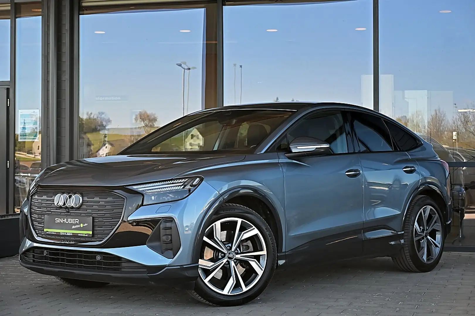 Audi Q4 e-tron Q4 Sportback 50 e-tron quattro 220kW ACC, Matri... Blau - 1