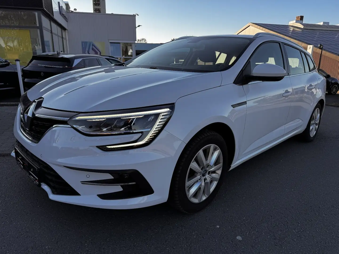 Renault Megane GRANDTOUR ZEN E-TECH PLUG-IN HYBRID160 SITZH Blanc - 2