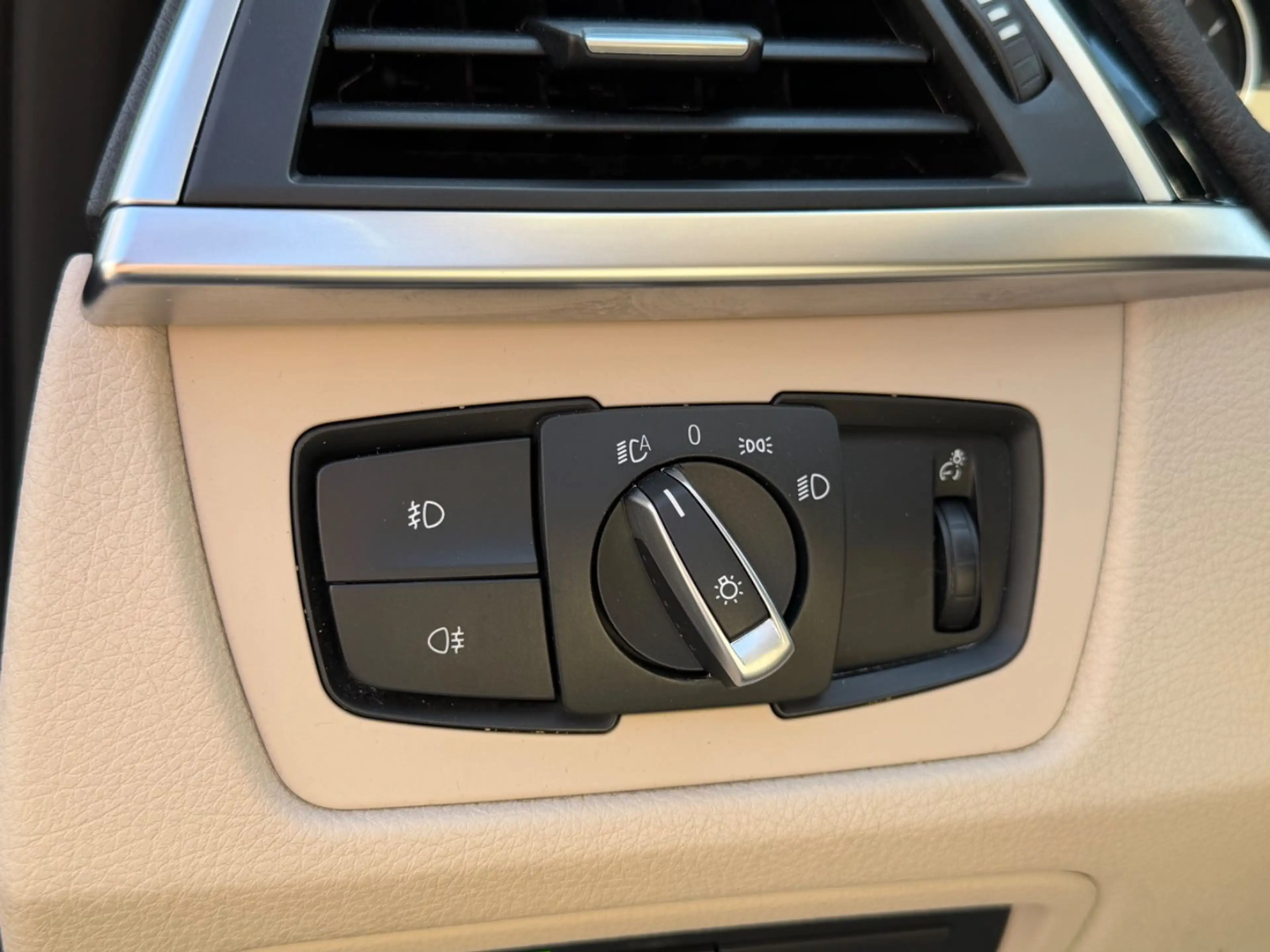 BMW 320 d Touring  xDrive Luxury Line|AHK/HEAD UP — photo 13
