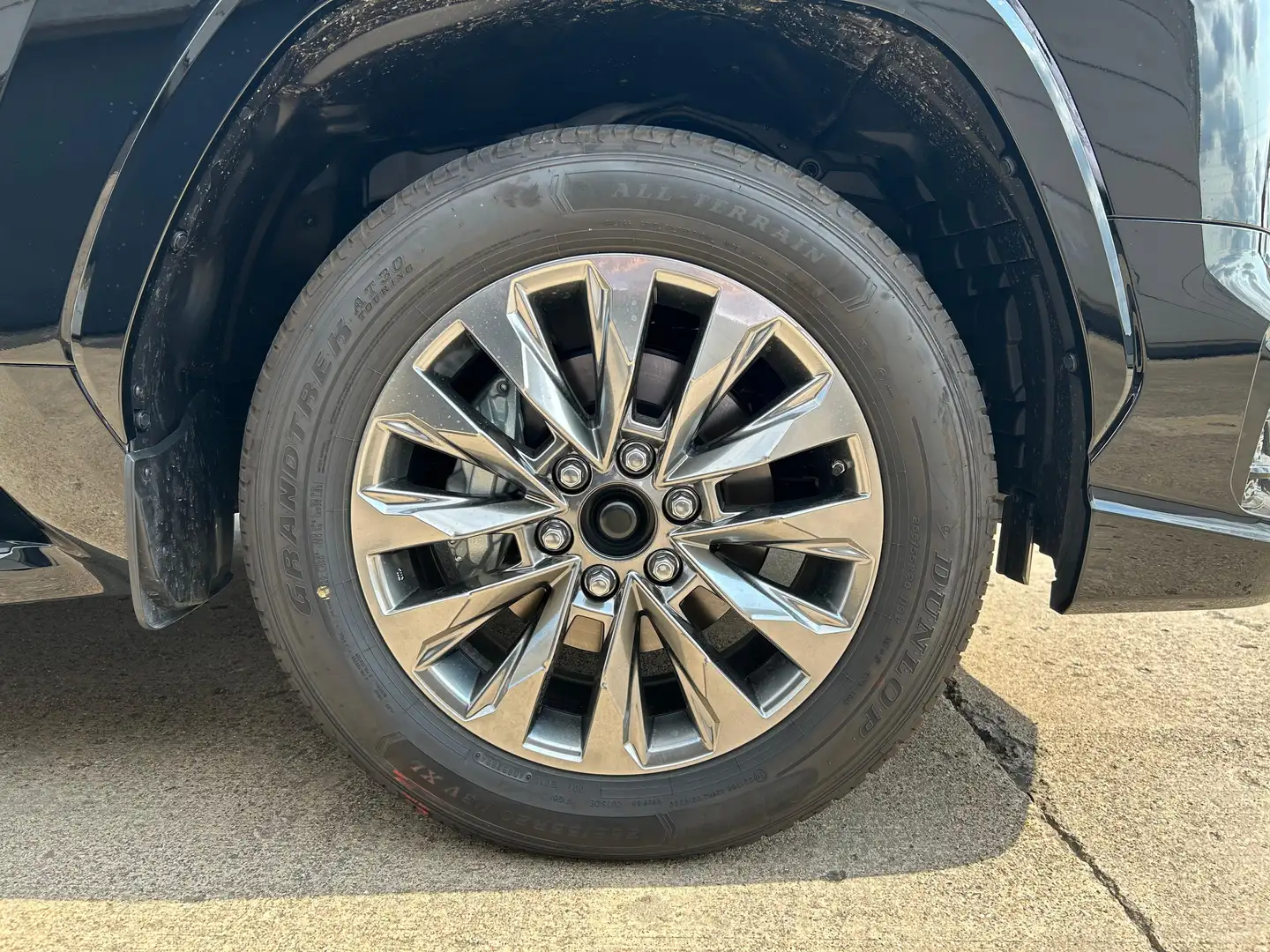 Toyota Land Cruiser LC300 VXR [VIP] Twin turbo | Export Noir - 2