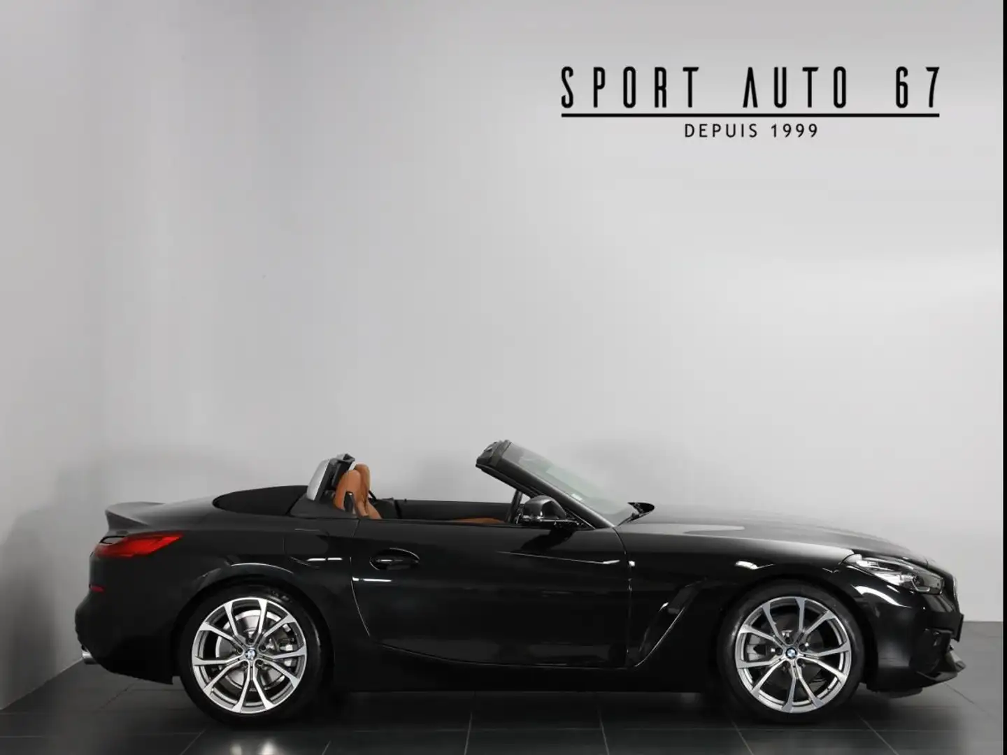 BMW Z4 20 I 197 CH 4 cylindres 2.0 L 16S Turbo Noir - 2