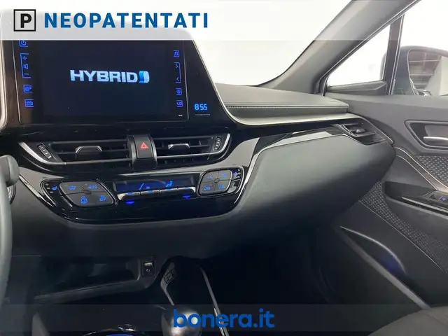 Toyota C-HR view 10