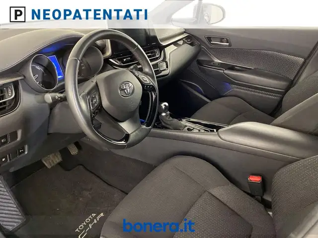 Toyota C-HR view 7