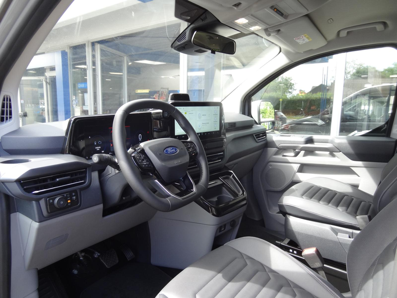 Ford Tourneo Custom PHEV L1 Titanium-X AUT AHK 360Cam — photo 11
