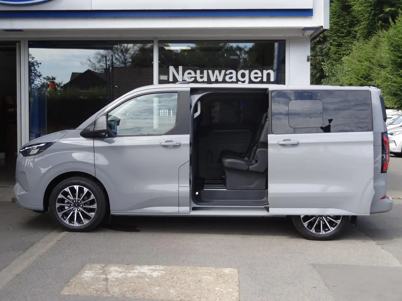 Ford Tourneo Custom 2026 — фото 6