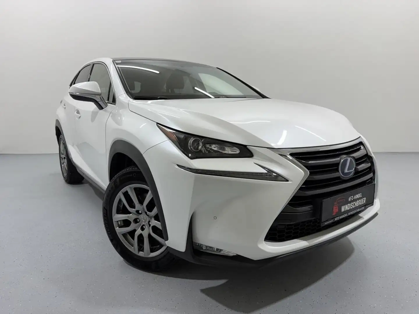 Lexus NX 300h Limited Hybrid Aut. Weiß - 1
