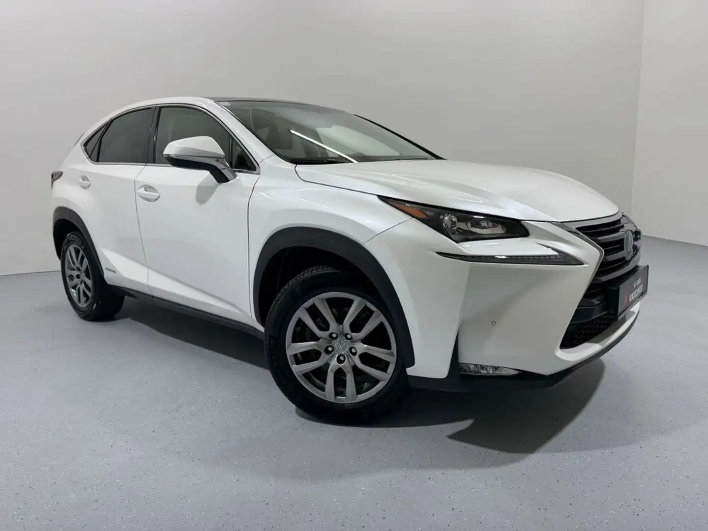 Lexus NX 300h Limited Hybrid Aut. Weiß - 2