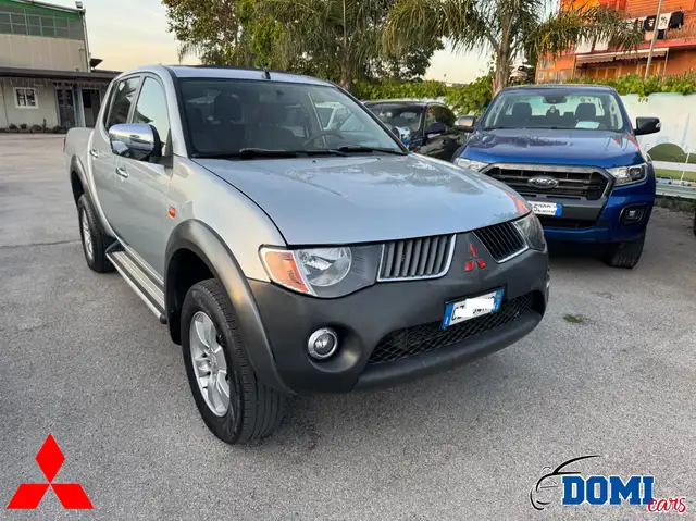 Mitsubishi L200 L200 d.cab 2.5 di-d Invite MOTORE NUOVO