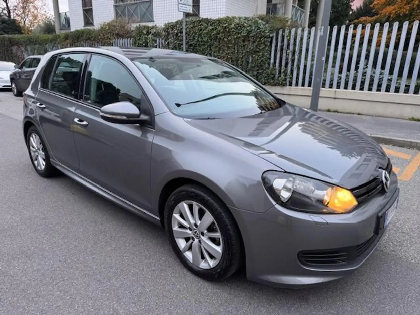 Volkswagen Golf 1.4 BENZINA PERFETTA !!!!! Grau - 2