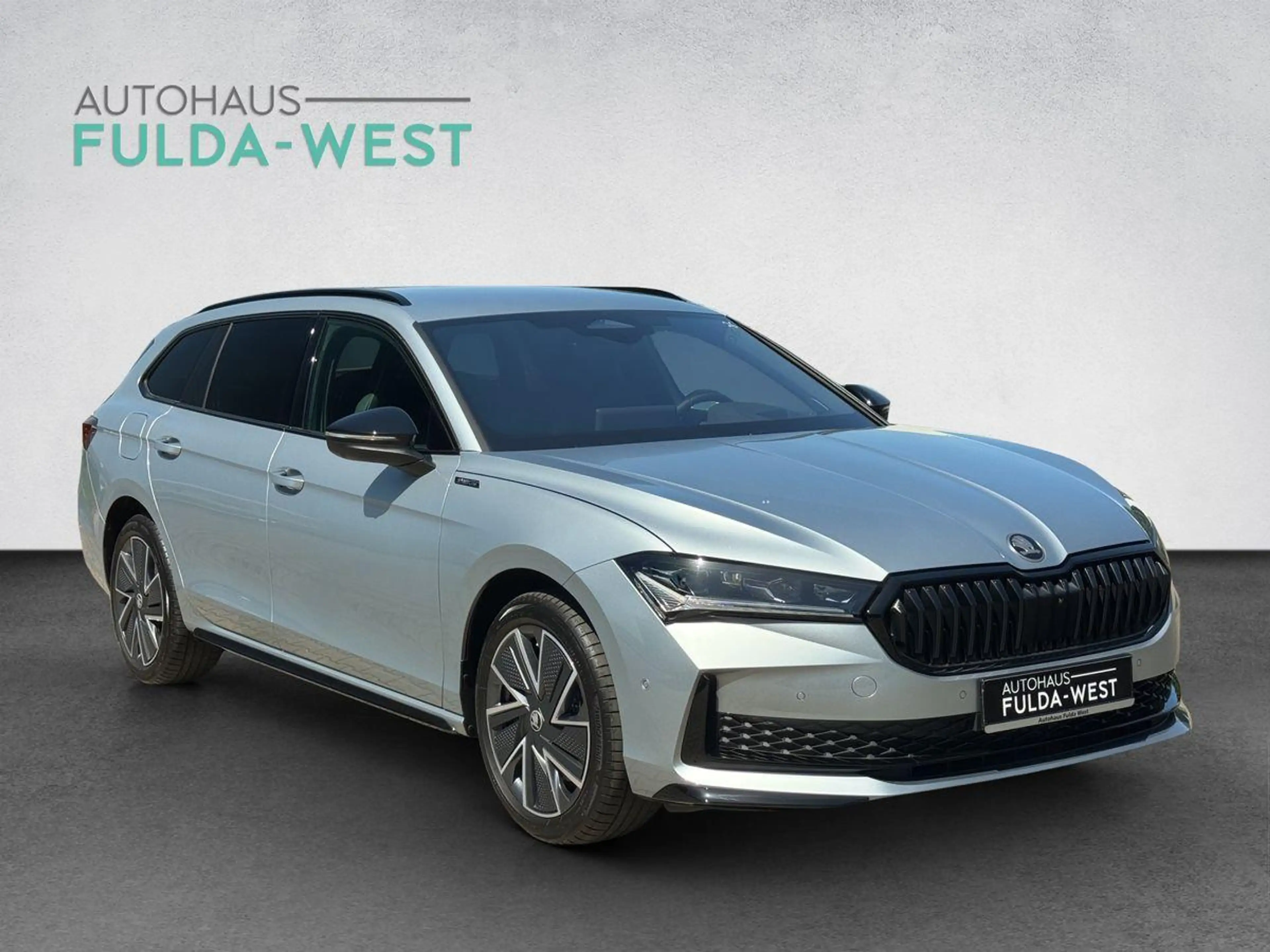 Skoda Superb Combi IV Hybrid Sportline AHK 5J.Garantie — photo 2