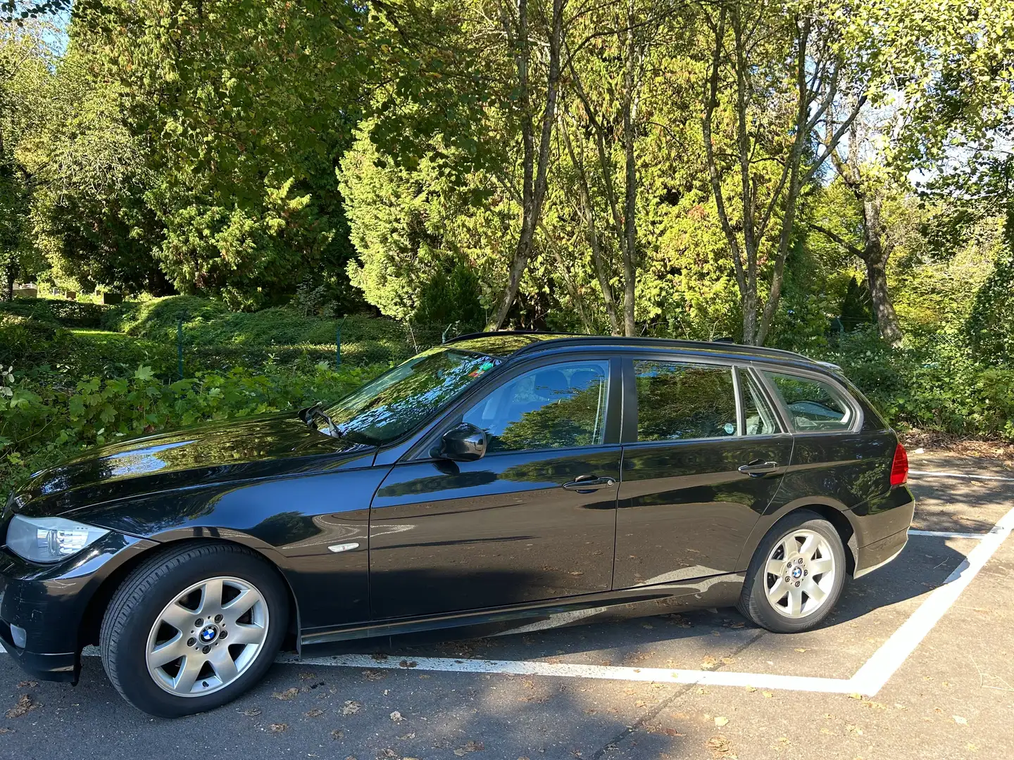 BMW 320 320d xDrive DPF Touring Aut. - 1