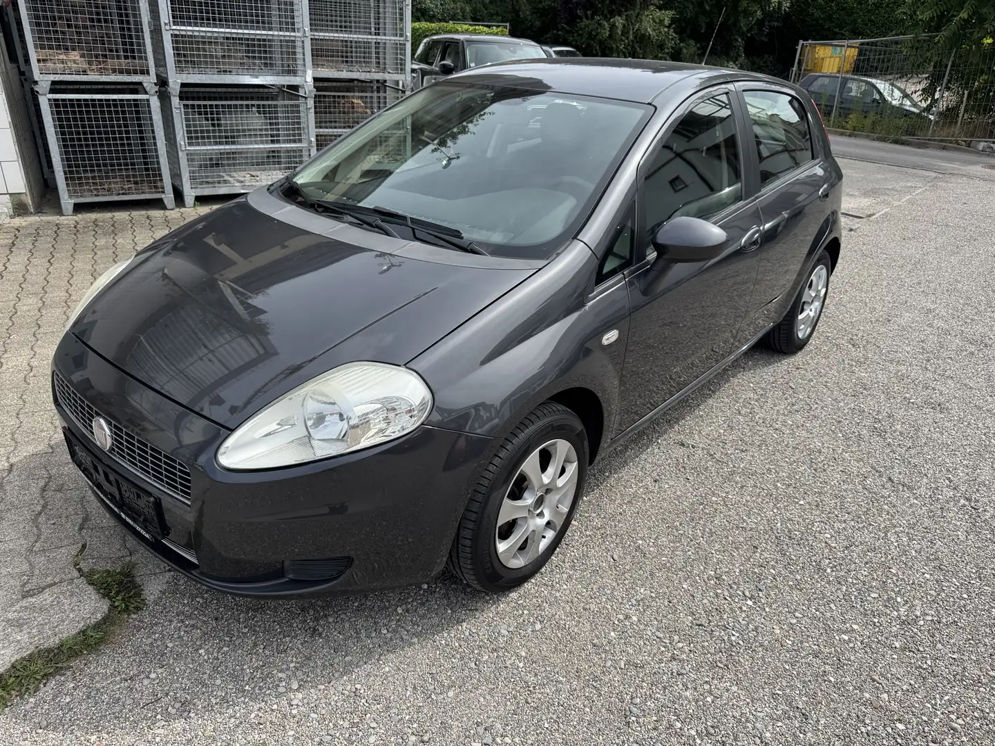 Fiat Grande Punto 1.4 8V Dynamic Gris - 2