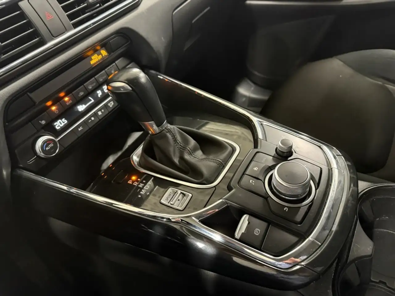 Mazda CX-9 снимка Mazda CX-9