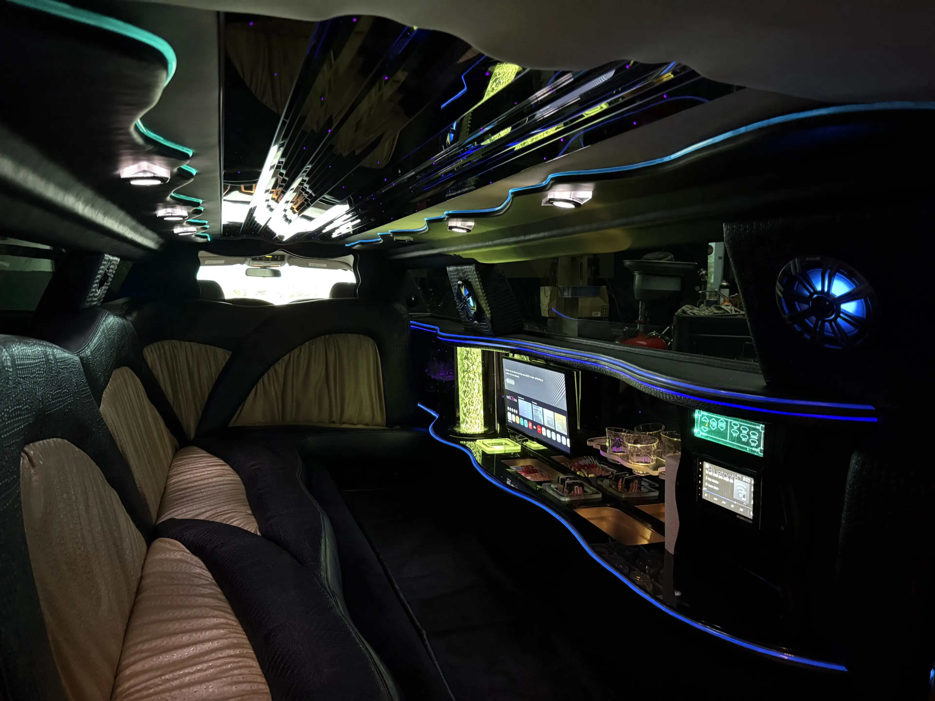 Chrysler 300C 3.5 V6 Stretch Limousine 120 Custom UNIEK! met Nie — photo 15
