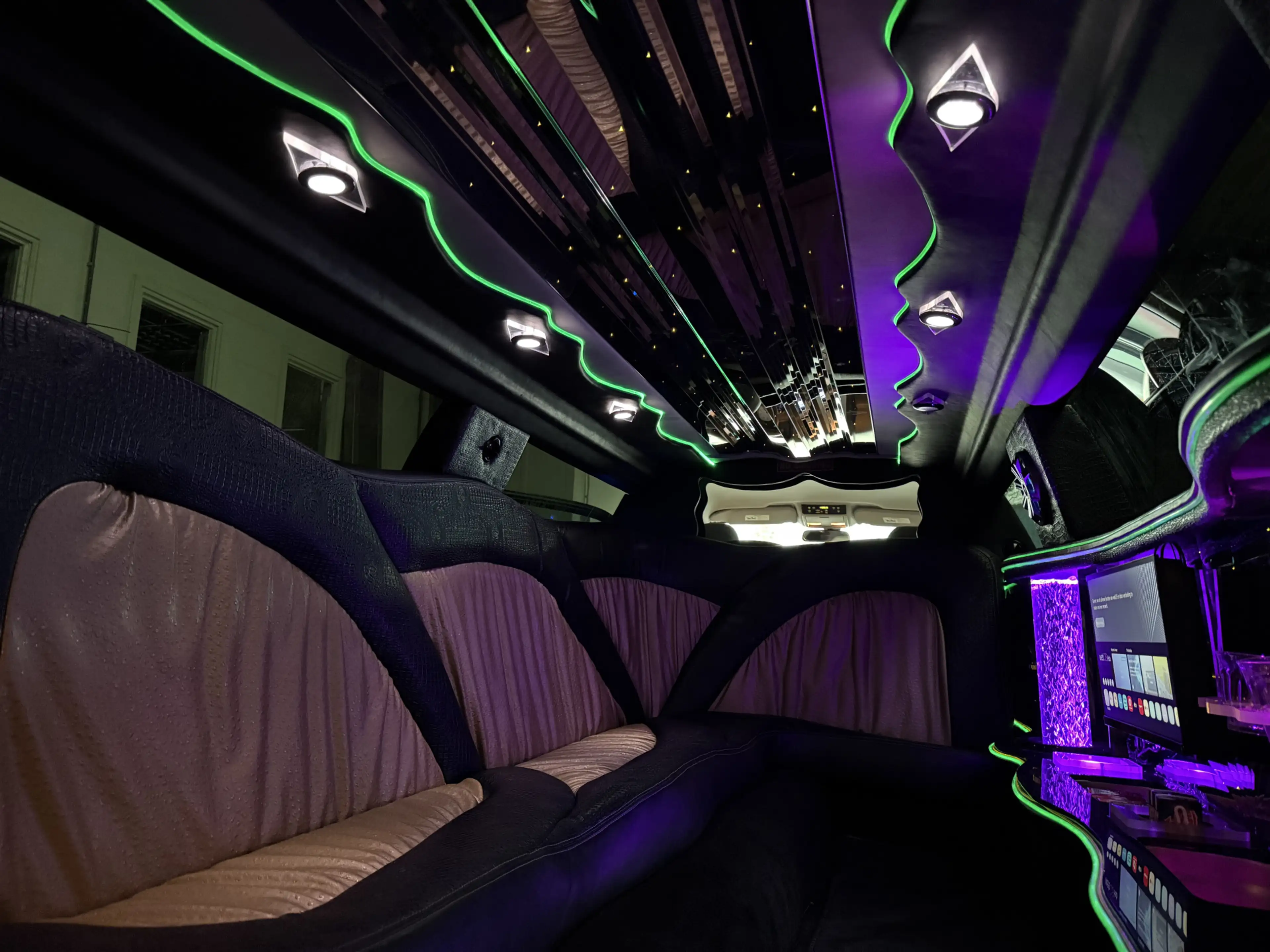 Chrysler 300C 3.5 V6 Stretch Limousine 120 Custom UNIEK! met Nie — photo 9
