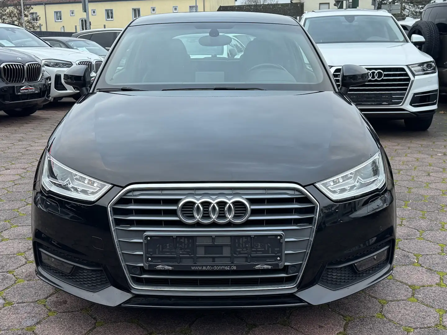 Audi A1 1,4 TFSI sport BOSE NAVI PTS XENON DAB Noir - 2