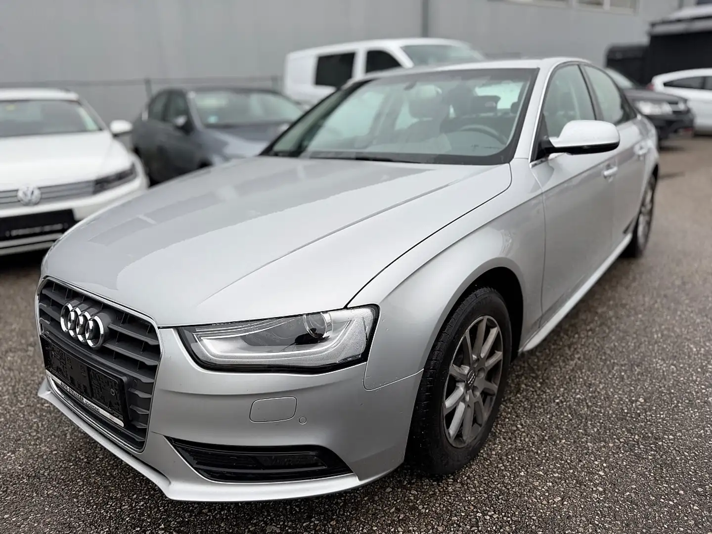 Audi A4 1,8 TFSI Style Aut. Silber - 1