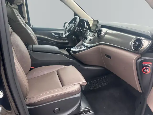 Mercedes-Benz V-Class view 8