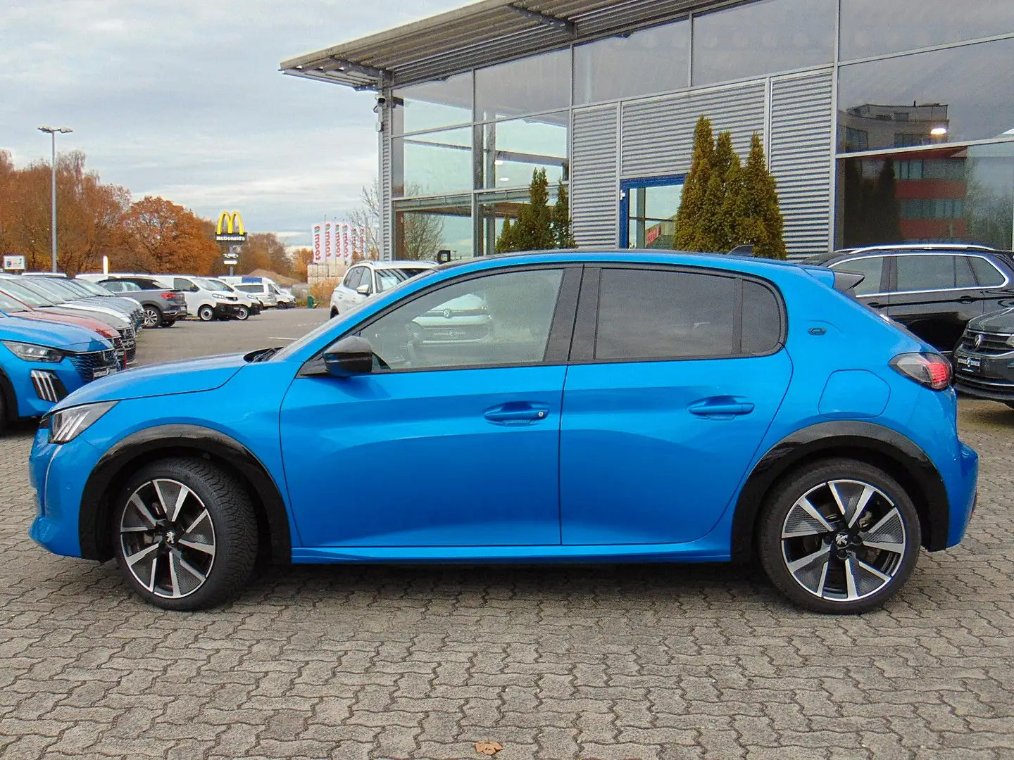 Peugeot 208 e- GT Pack Blau - 2