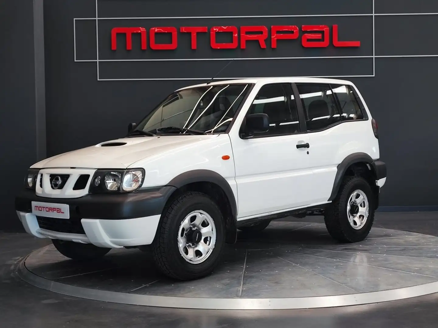 Nissan Terrano 2.7TDI Comfort Plus Weiß - 1