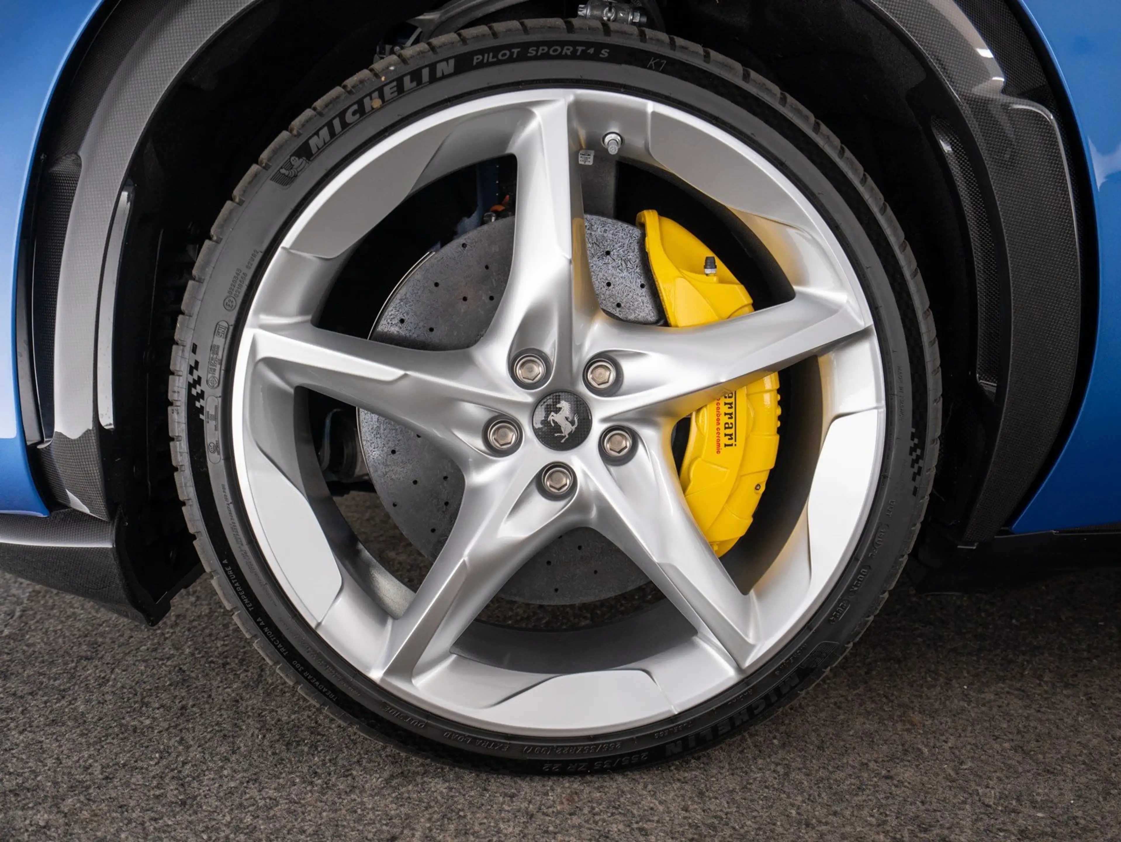 Ferrari Purosangue — photo 12