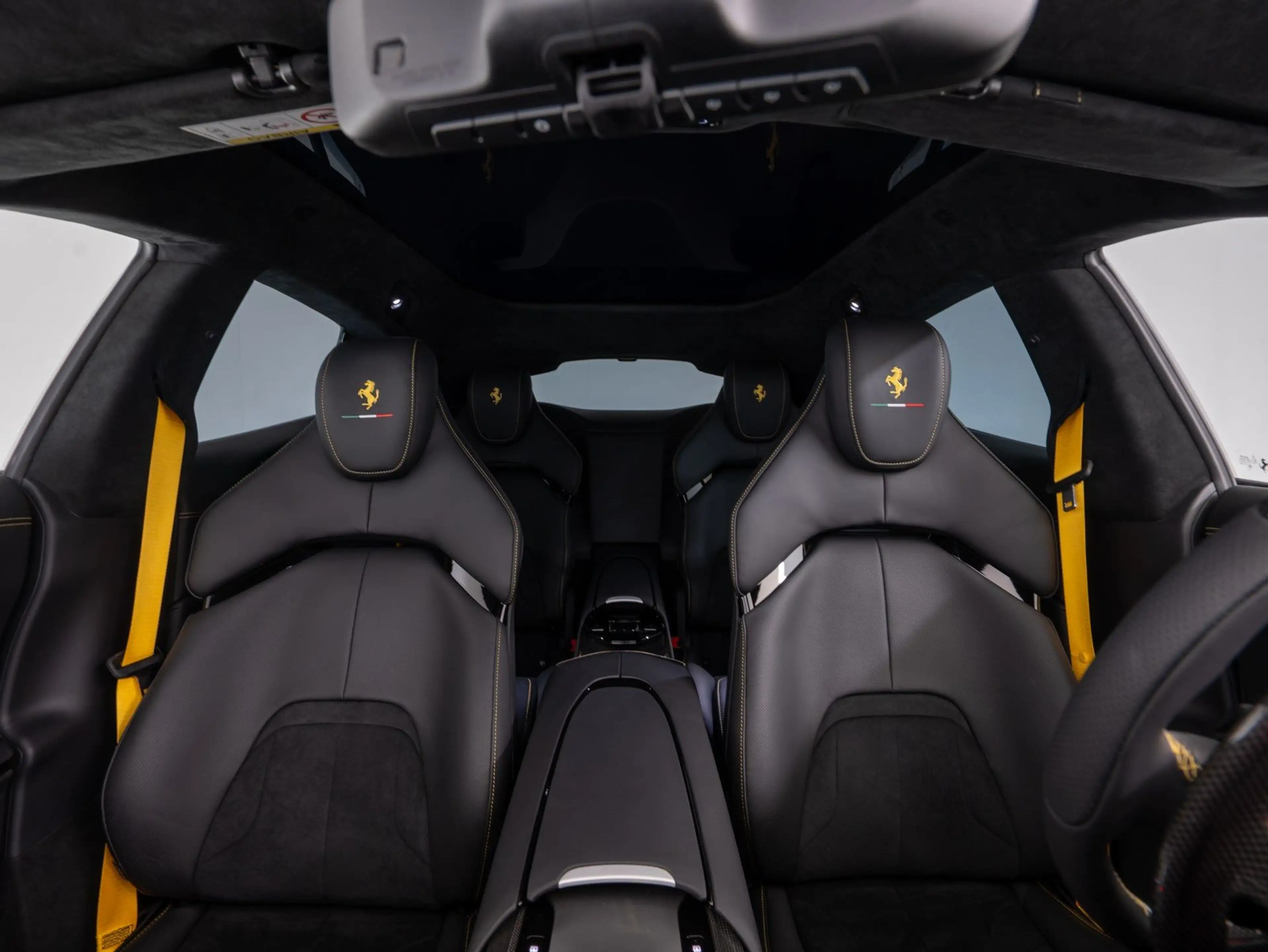 Ferrari Purosangue — photo 10