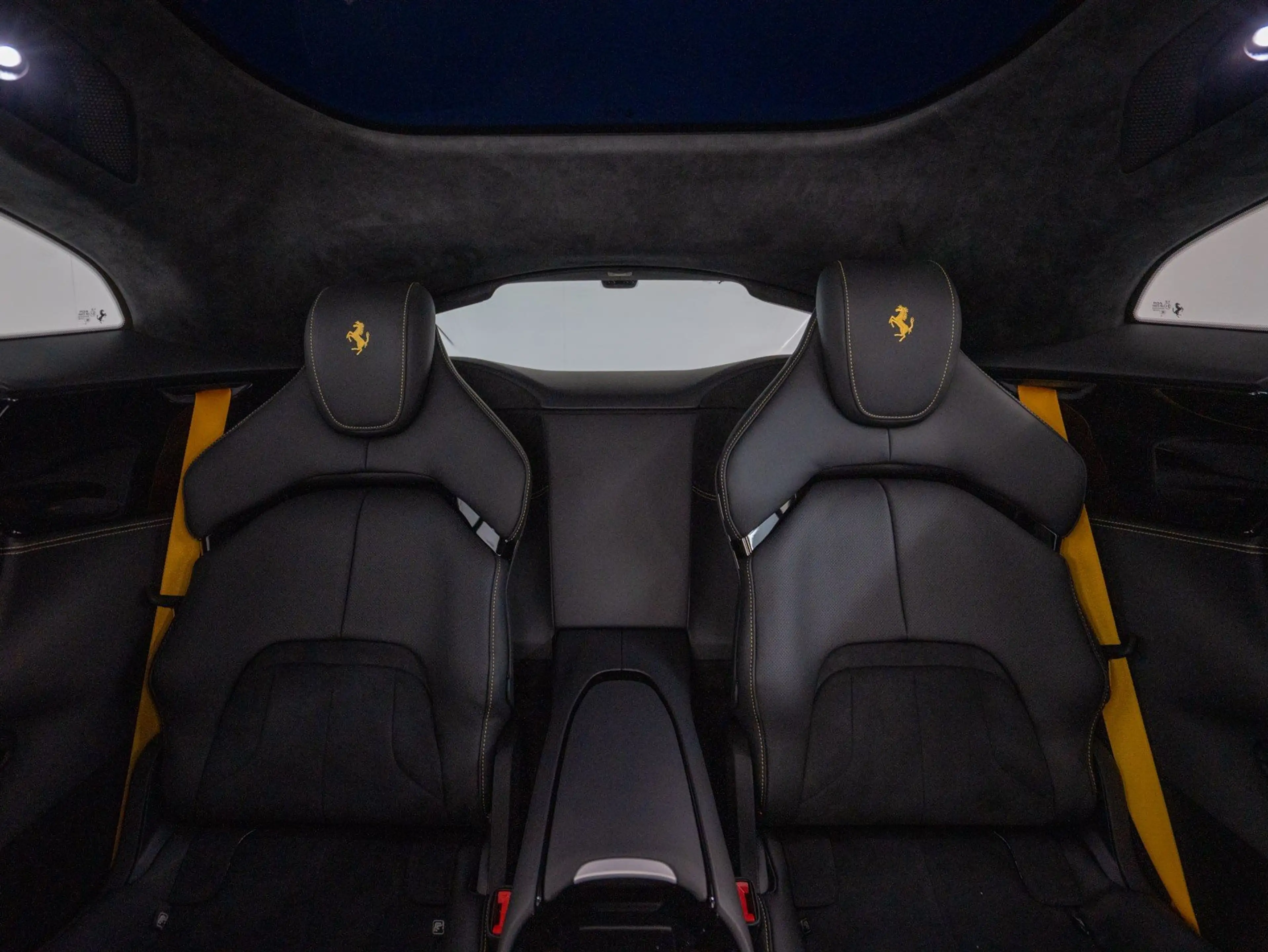 Ferrari Purosangue — photo 11