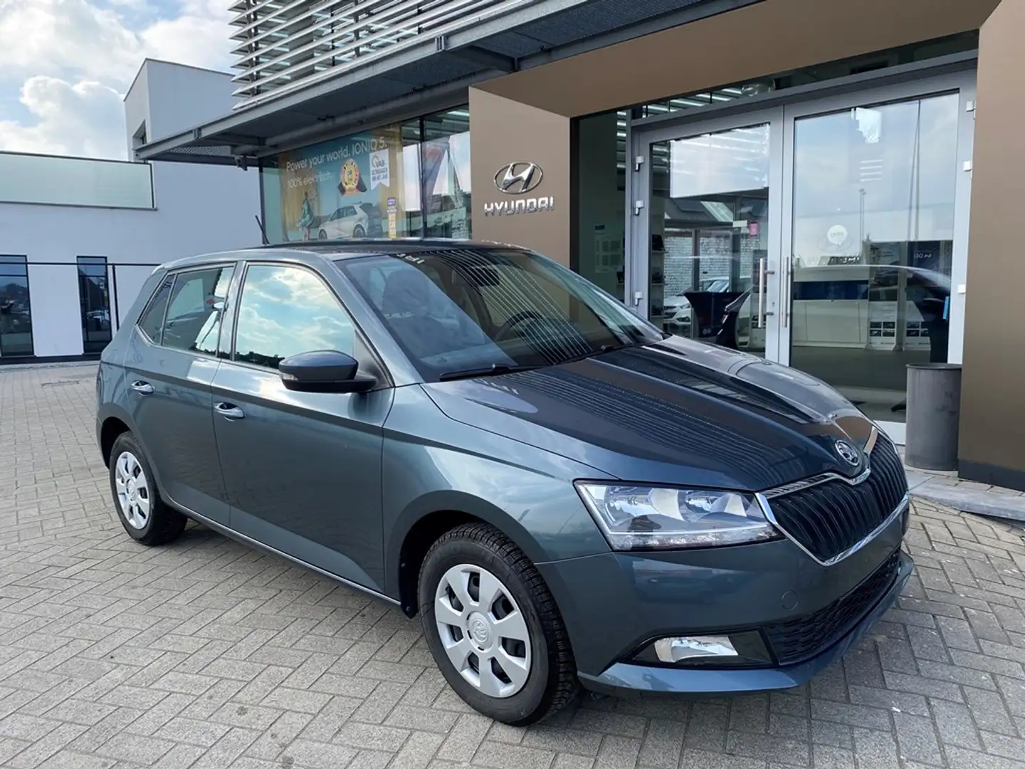 Skoda Fabia 1.0 benzine 60pk Gris - 1