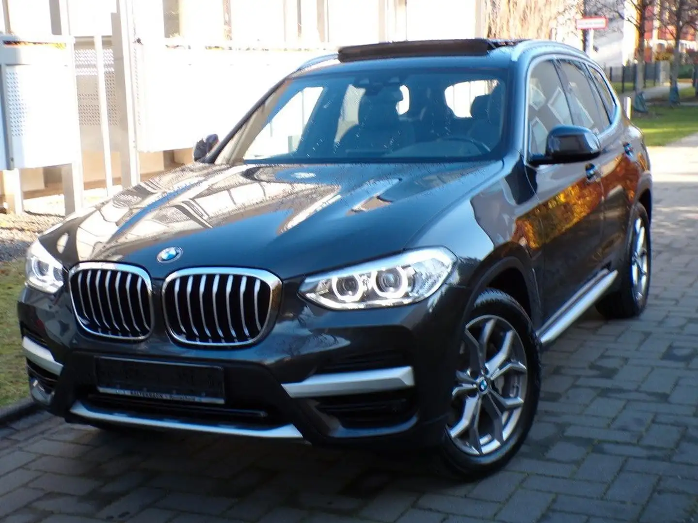 BMW X3 xDrive 30e "X-Line"Pano/Leder/LED/SHZ/PDC/LED Gris - 1