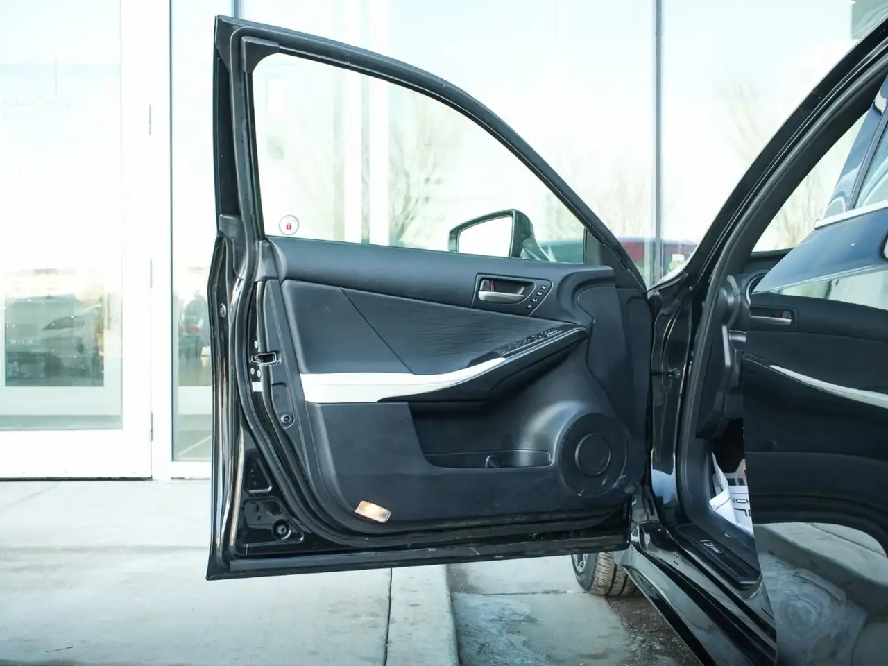 Lexus IS снимка Lexus IS