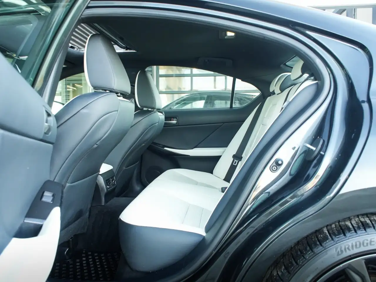 Lexus IS снимка Lexus IS