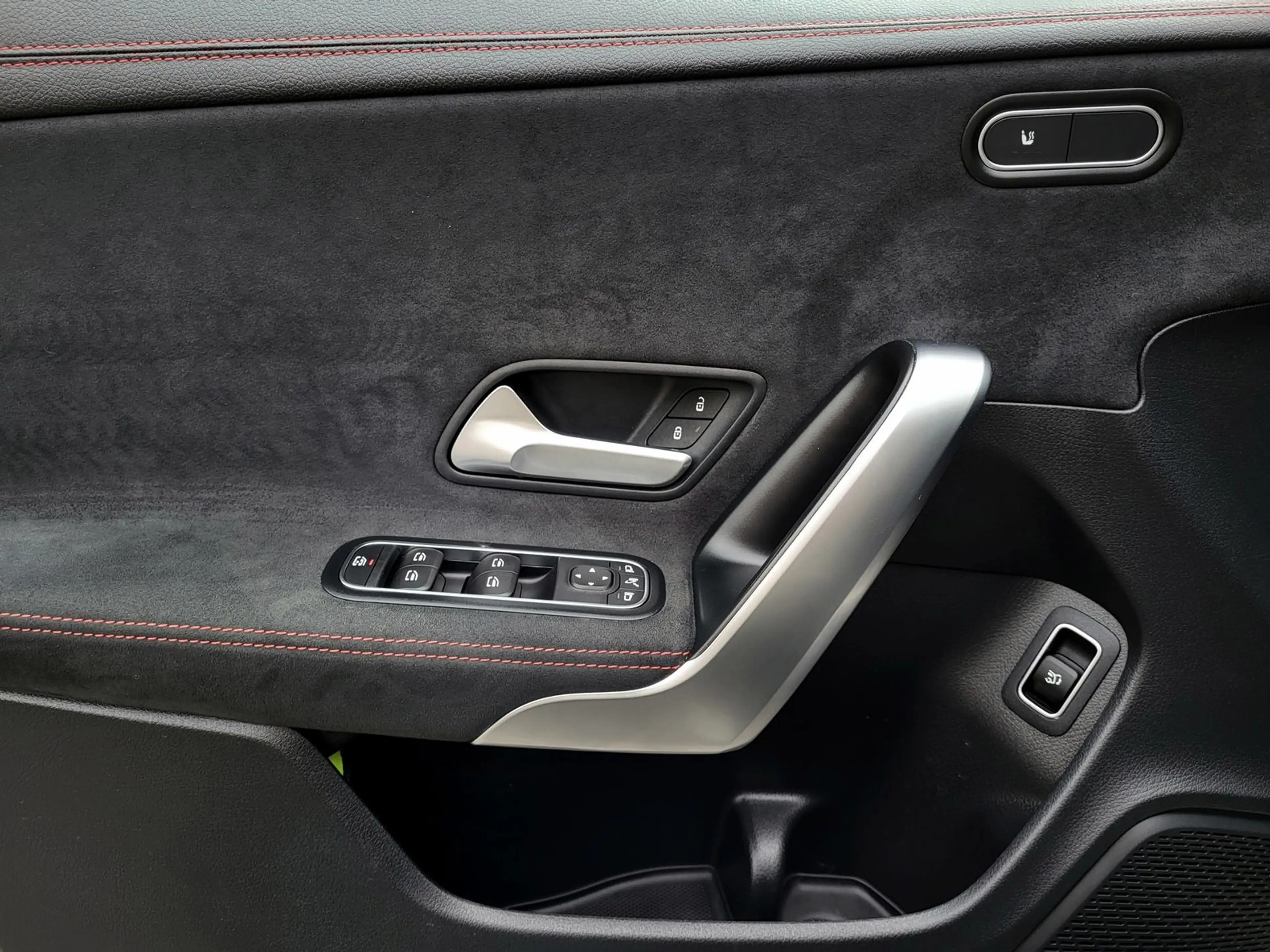 Mercedes-Benz CLA 200 AMG Line PANO|R-KAM|NIGHT — photo 11