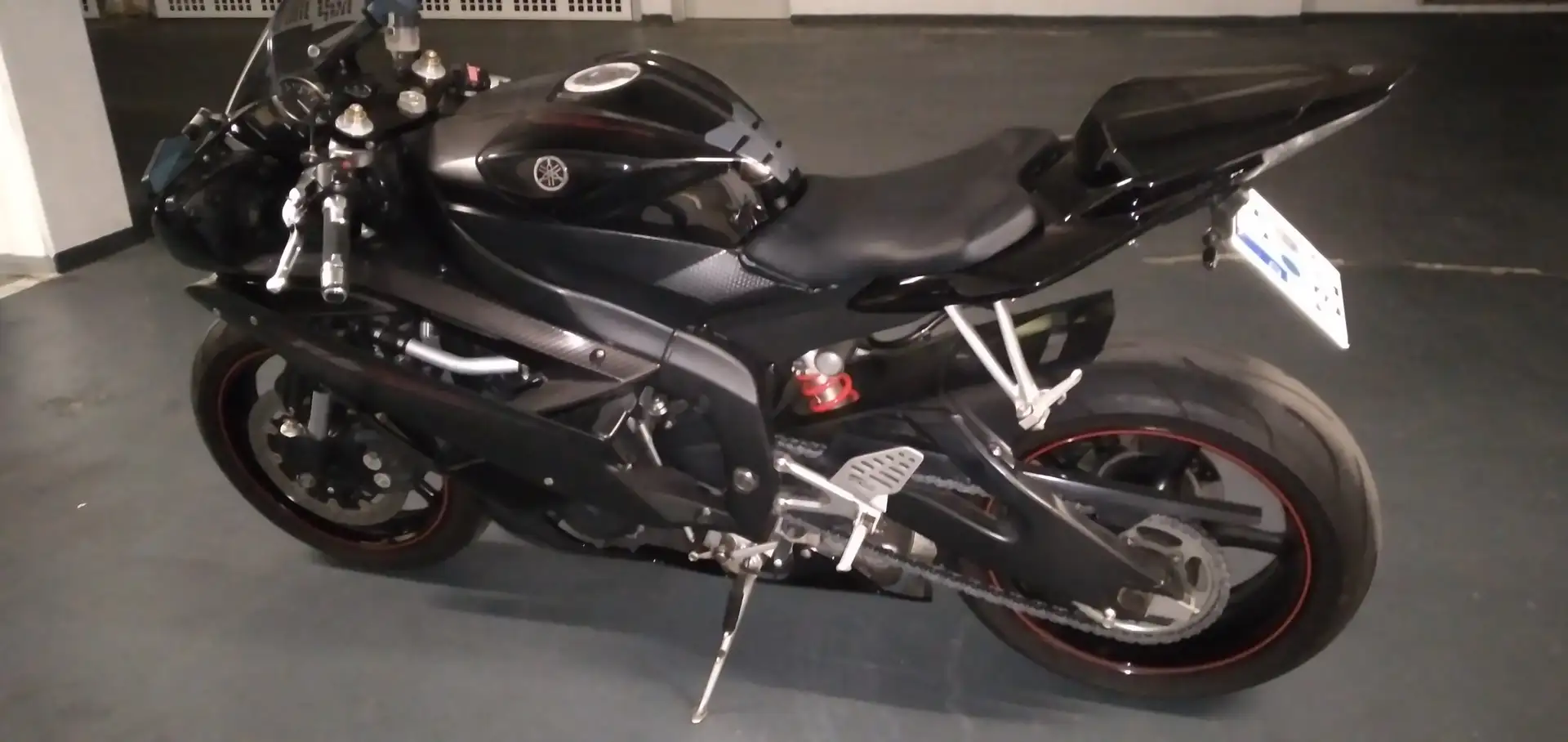 Yamaha YZF-R6 Schwarz - 2