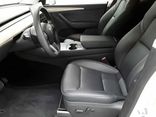 Tesla Model Y view 7