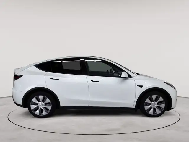Tesla Model Y view 3
