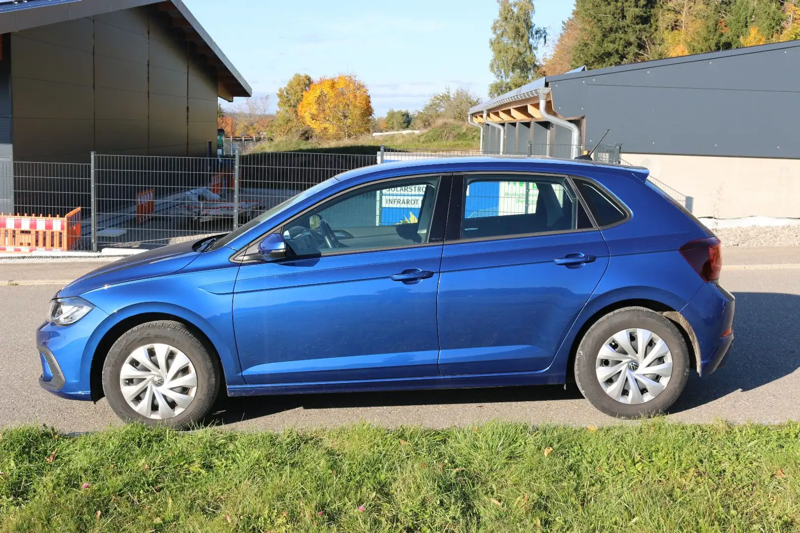 Volkswagen Polo VI Life Bleu - 2