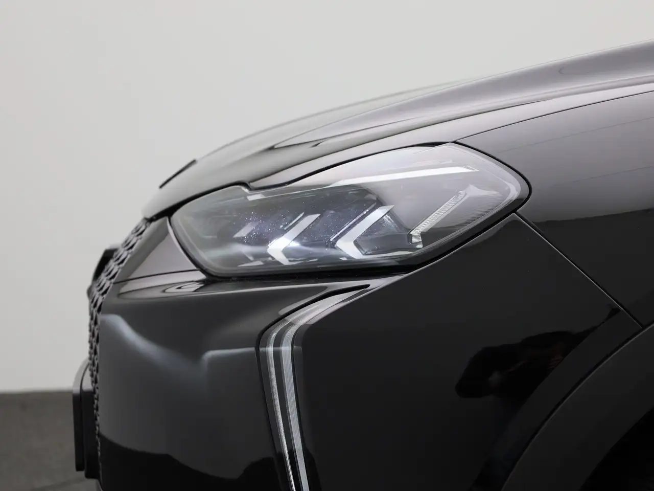 DS Automobiles DS 3 Crossback 2023 — фото 15