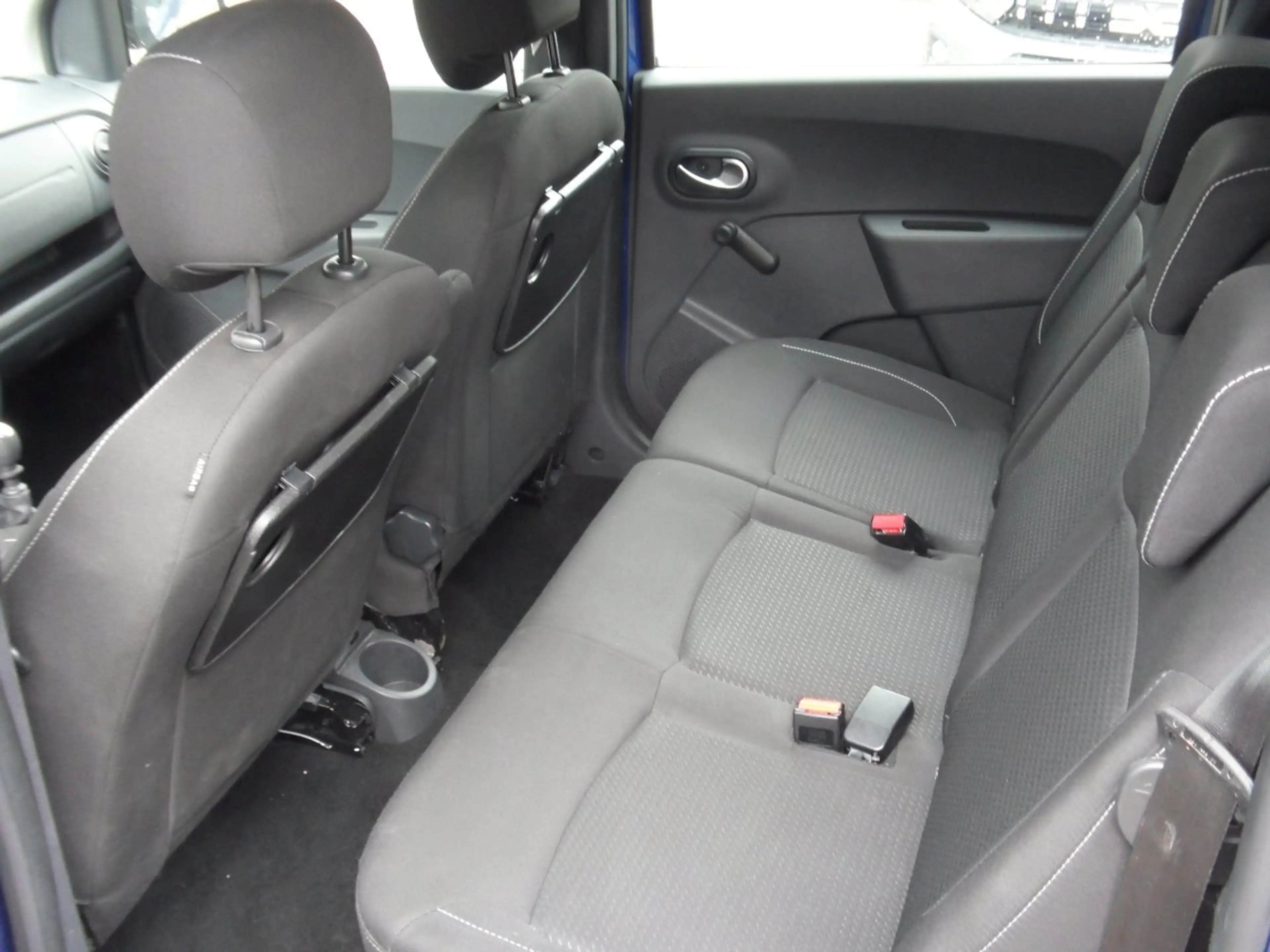 Dacia Lodgy 1.3 TCe 100 EU6d-T Comfort 7-Sitzer — photo 5