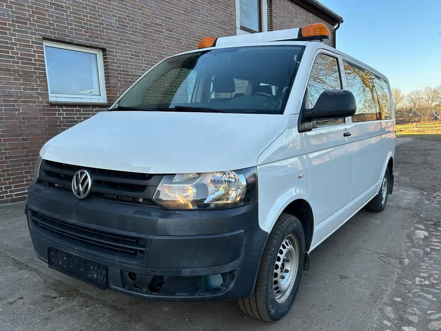 Volkswagen T5 Transporter T5 TRANSPORTER BUS CARAVELLE TRENDLINE LANG 4MOT Blanc - 1