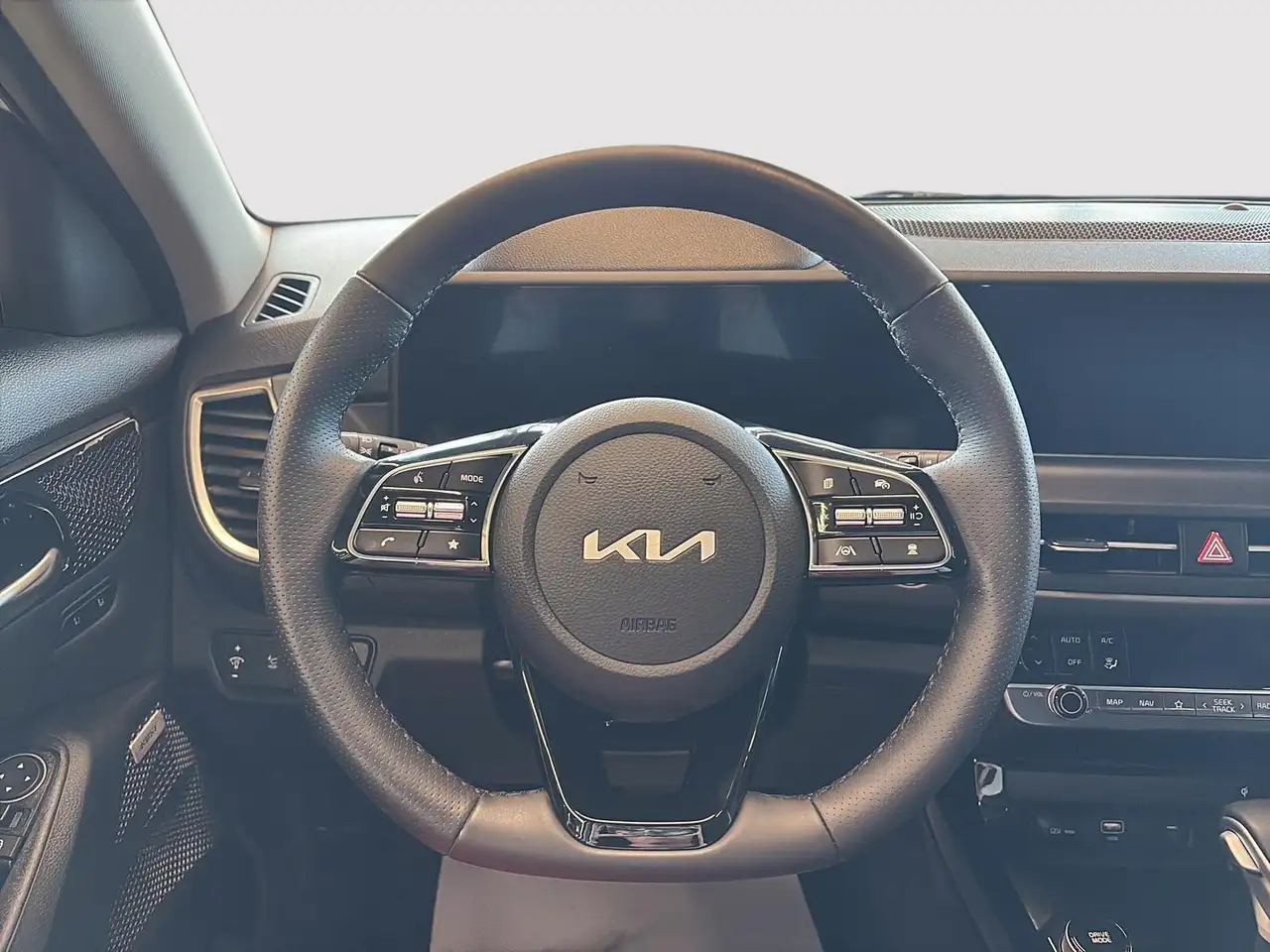 Kia Seltos снимка Kia Seltos