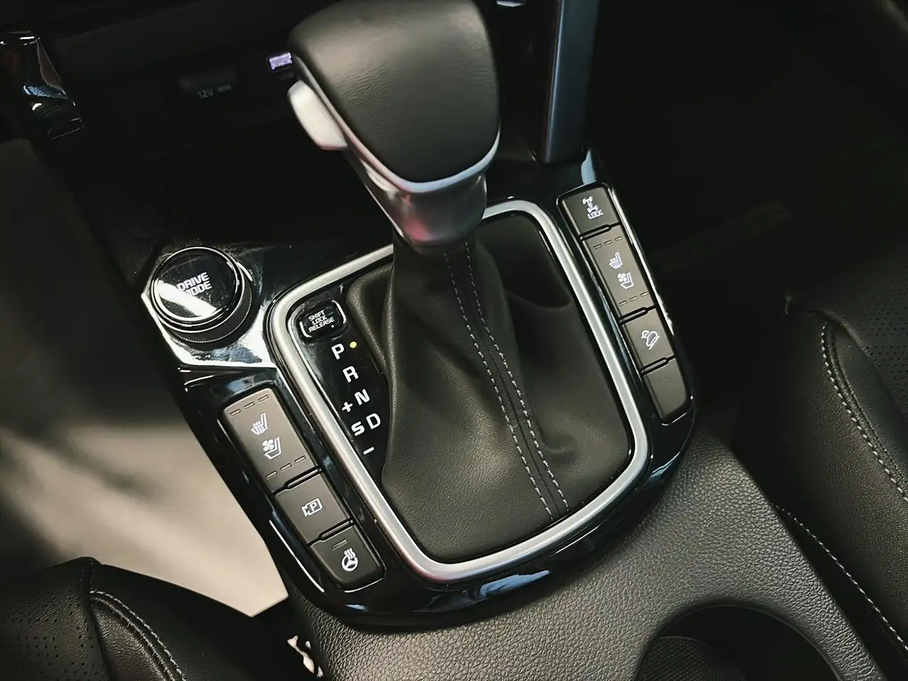 Kia Seltos снимка Kia Seltos