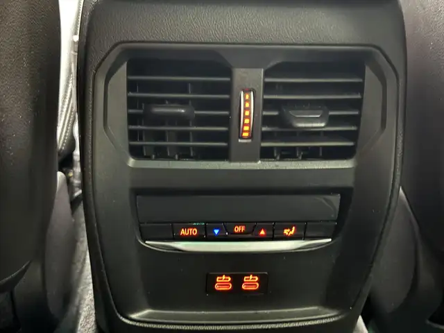 BMW 3 Series view 15