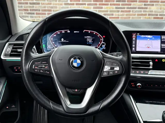 BMW 3 Series view 9