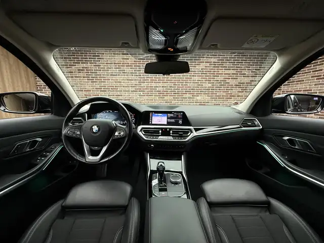 BMW 3 Series view 13
