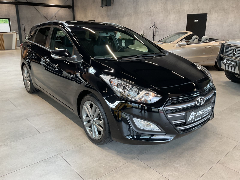 Hyundai i30 cw blue Passion AHK Kamera Navi Sitzh. 1.Hd. — photo 4