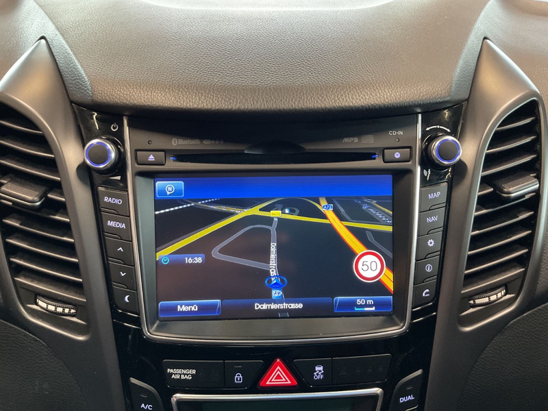 Hyundai i30 cw blue Passion AHK Kamera Navi Sitzh. 1.Hd. — photo 9