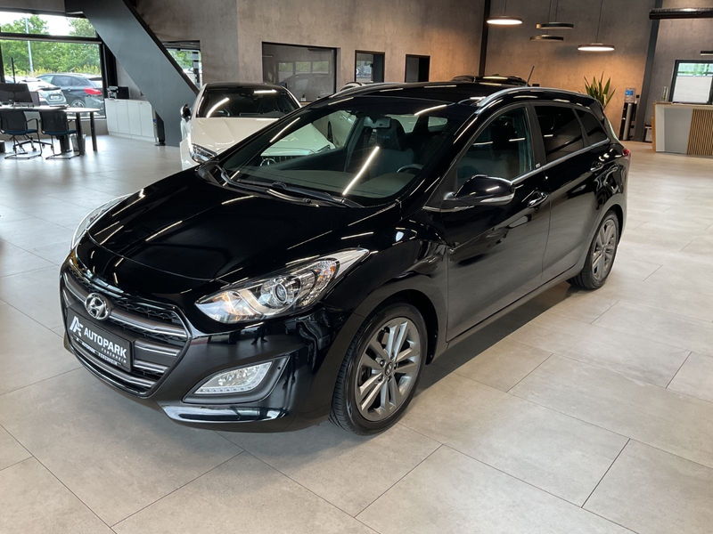 Hyundai i30 cw blue Passion AHK Kamera Navi Sitzh. 1.Hd.