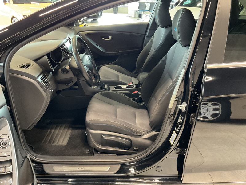 Hyundai i30 cw blue Passion AHK Kamera Navi Sitzh. 1.Hd. — photo 6